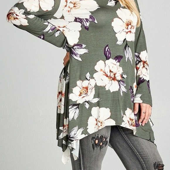 New Green shark bite floral blouse - Picture 2 of 8
